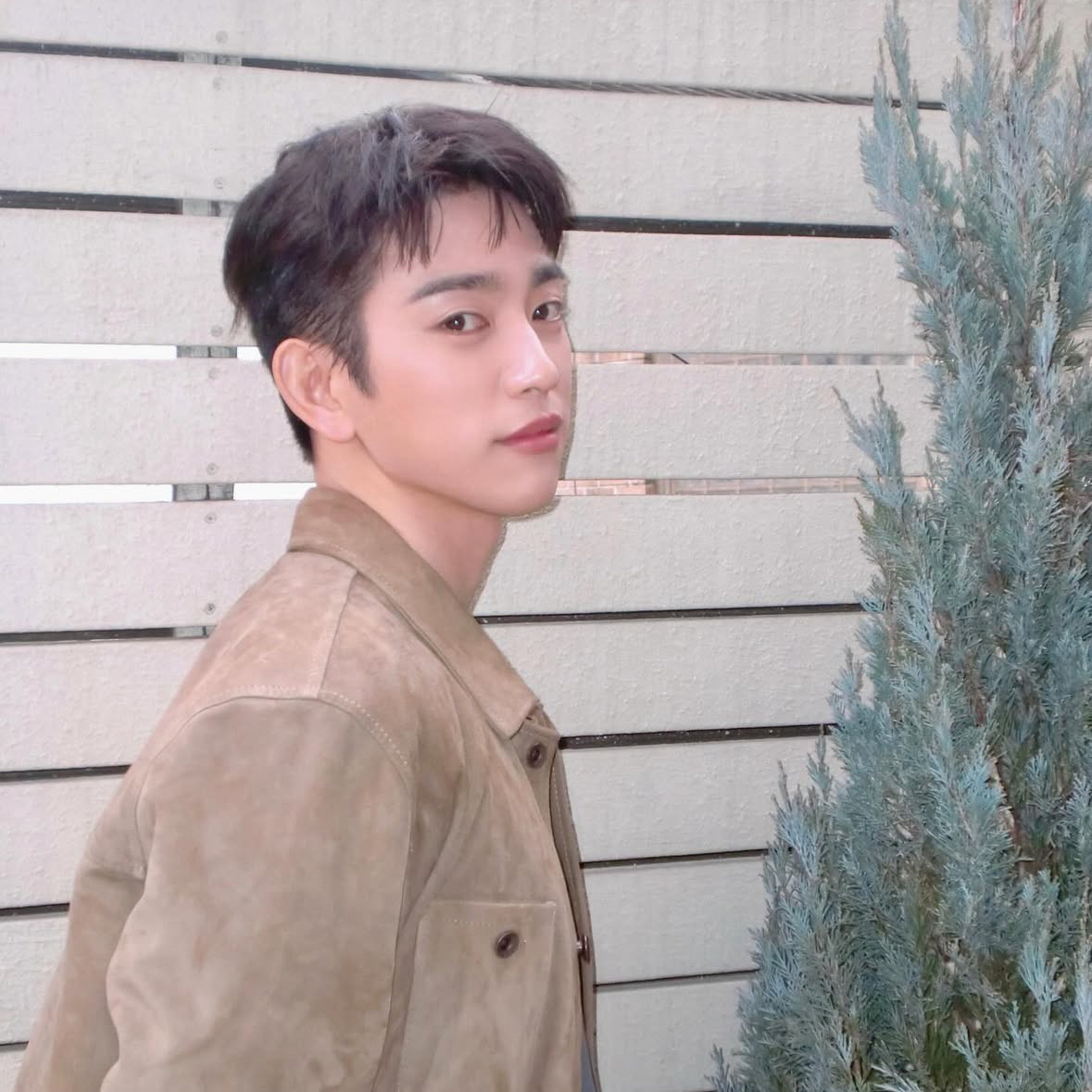 Foto terbaru Jinyoung (GOT7)