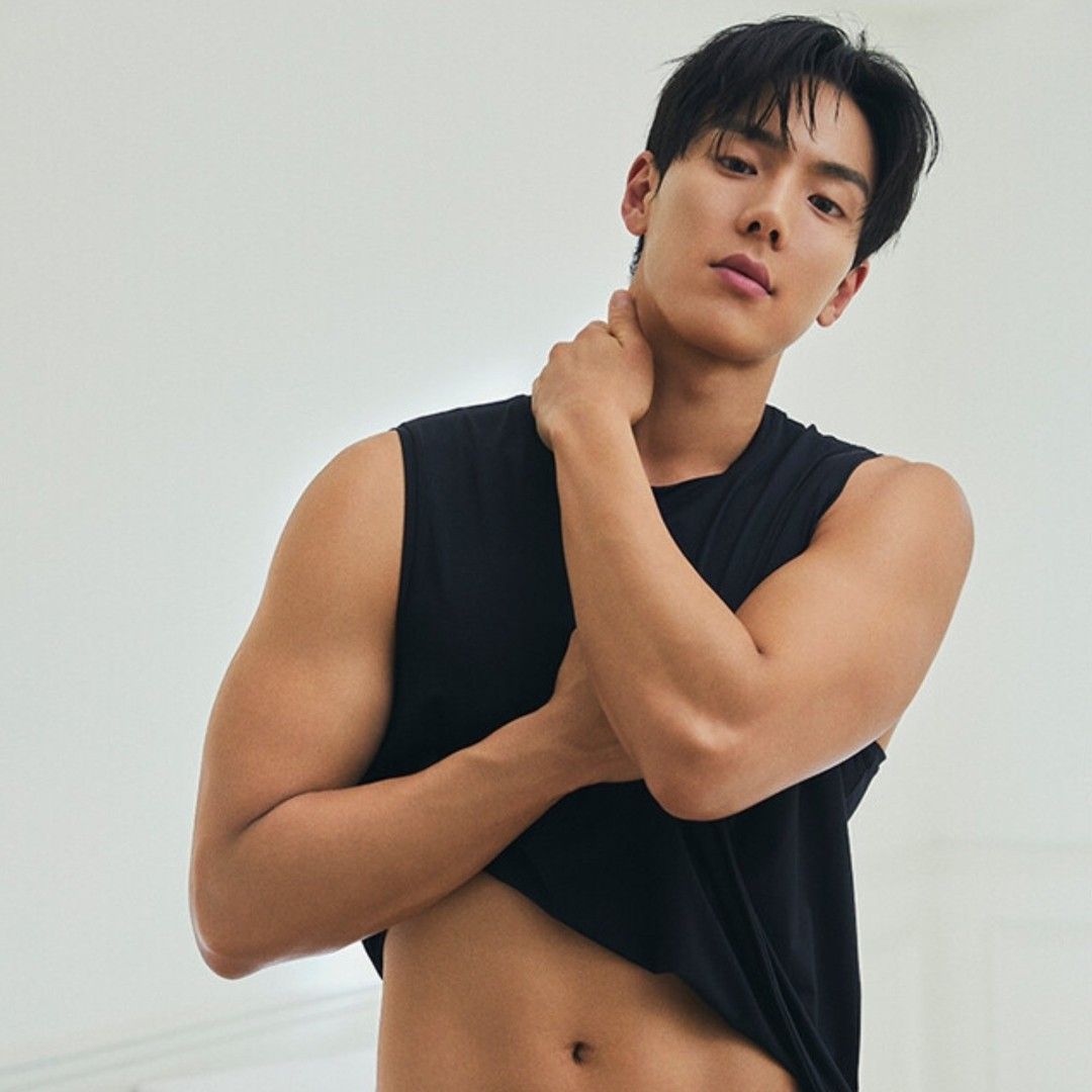 Recent activity shot of Shownu (MONSTA X)