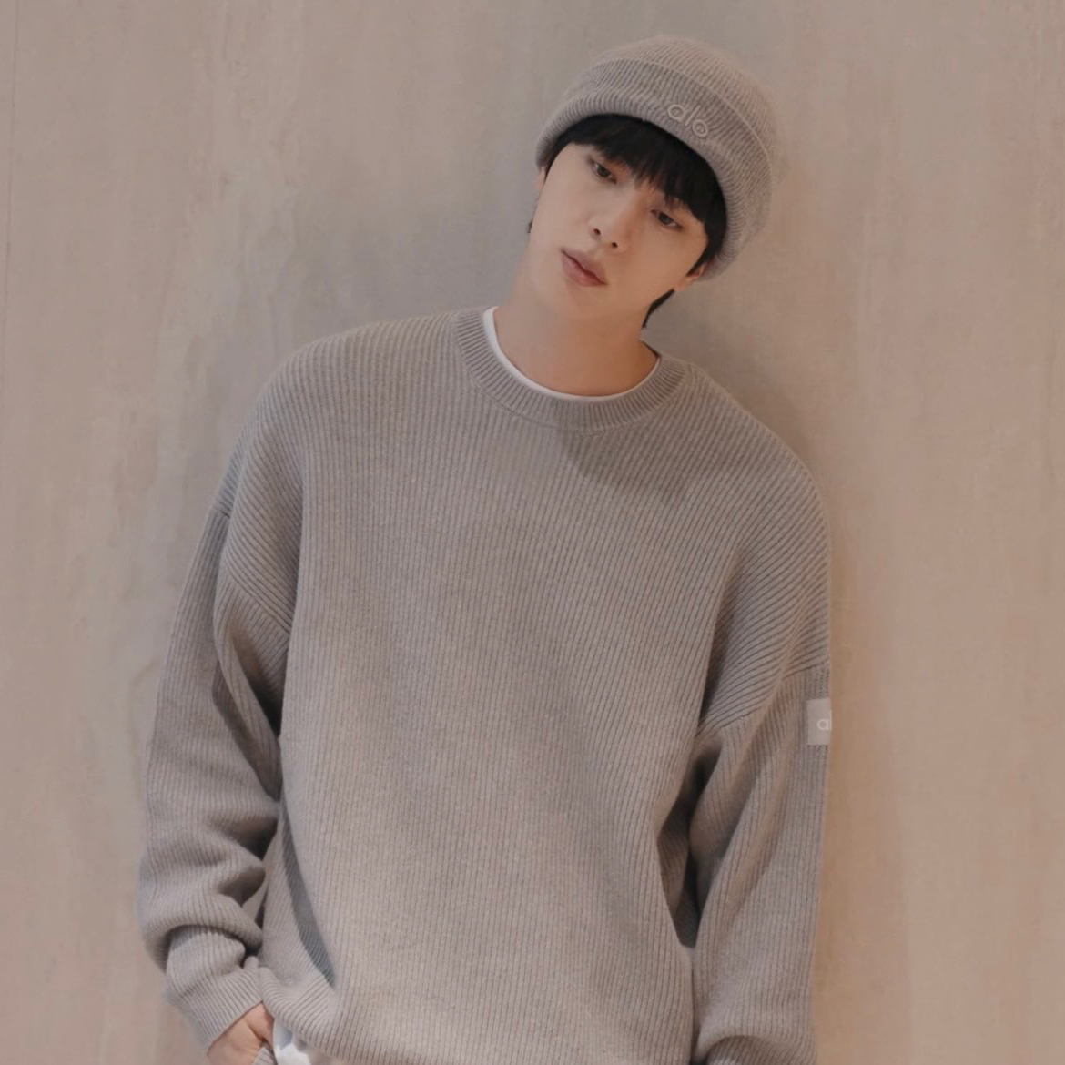 Foto aktivitas terbaru Jin (BTS)