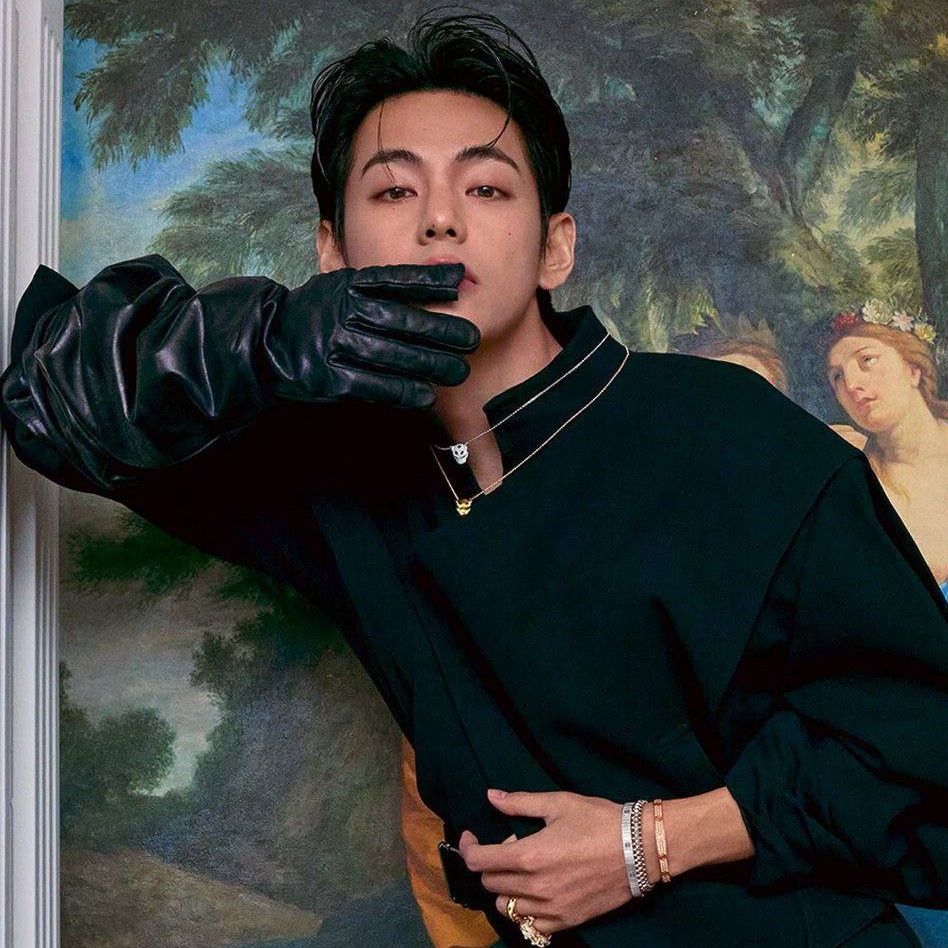 뷔 (방탄소년단) 최근 활동샷