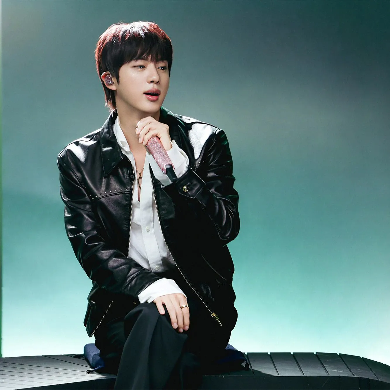 Momen yang diabadikan oleh penggemar Jin (BTS)