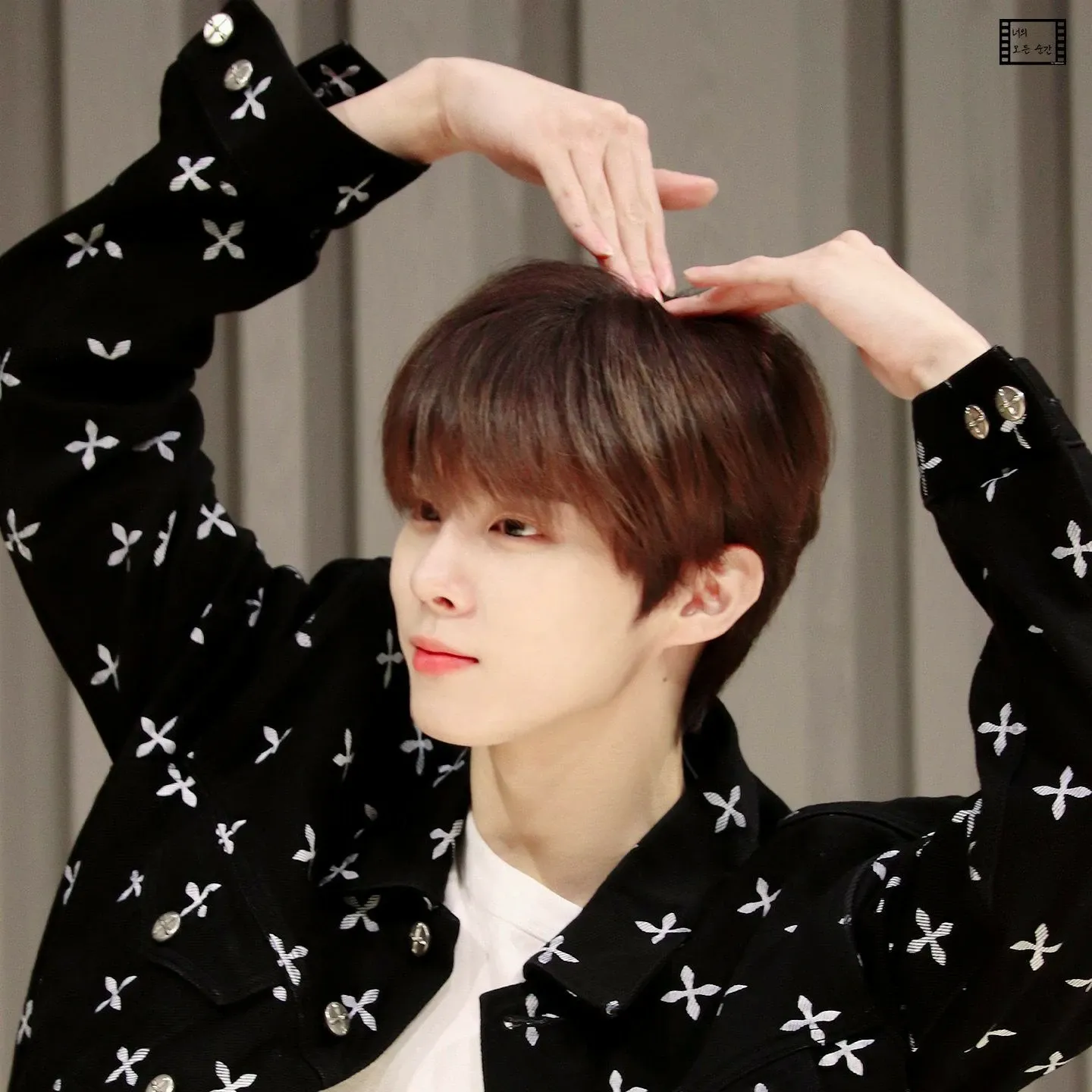 A moment captured by Kim Wooseok's fan