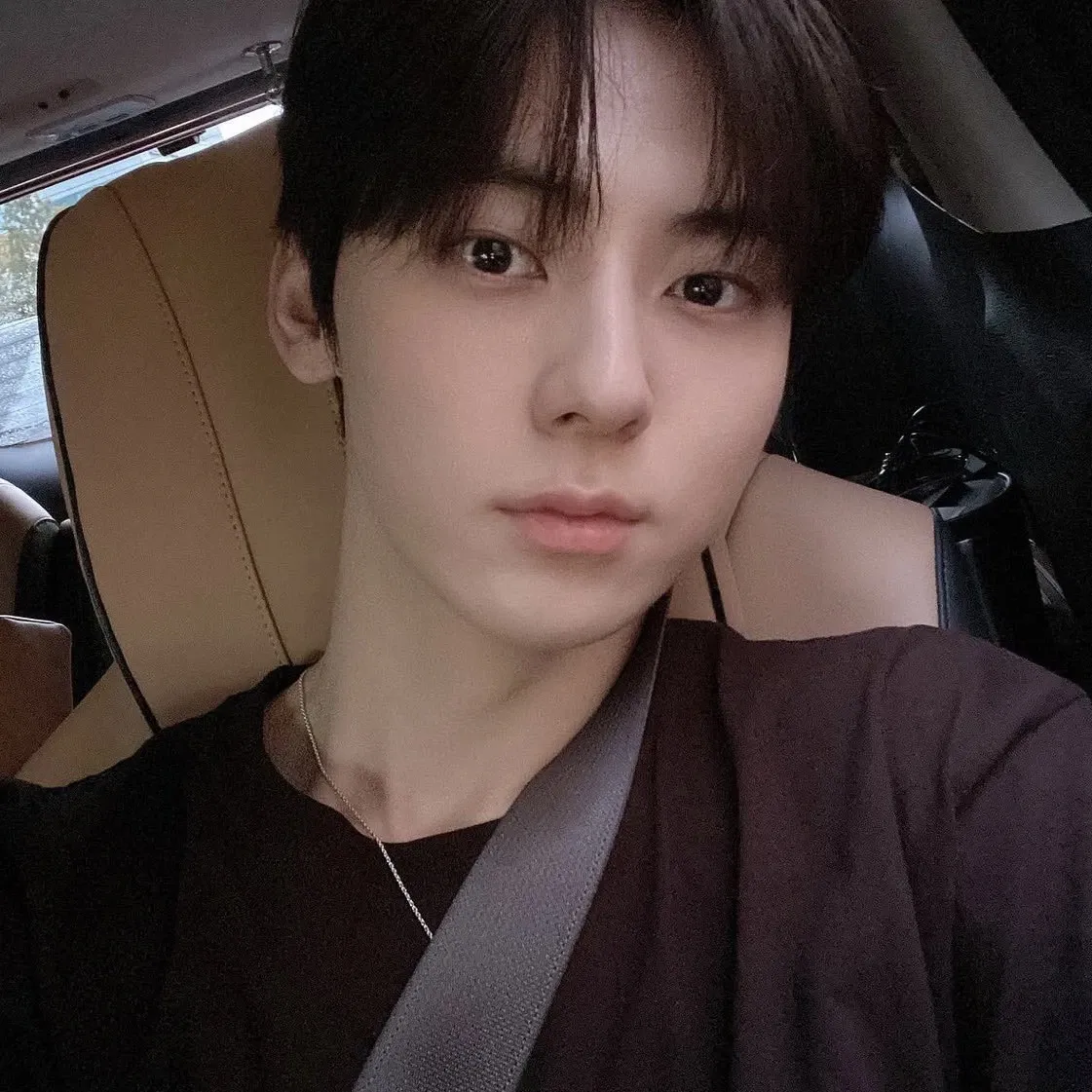 A moment captured by Hwang Minhyun's fan