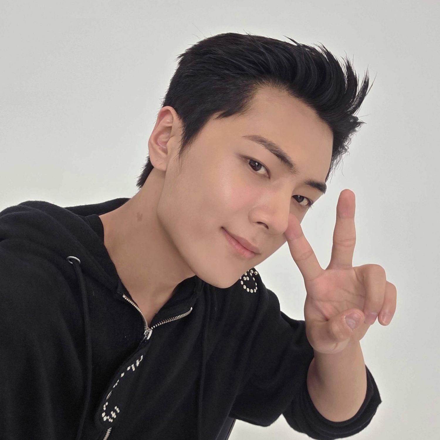 제이 (ENHYPEN)의 비하인드 컷