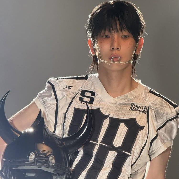 Behind-the-scenes cut of Key (SHINee)