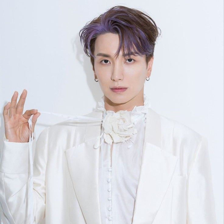 Behind-the-scenes cut of Leeteuk (Super Junior)