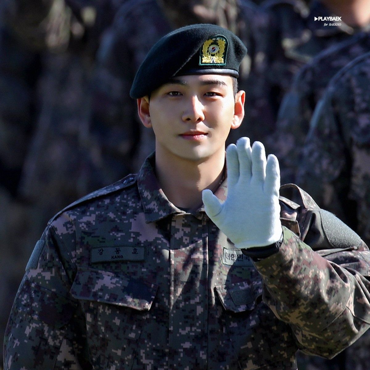 Behind-the-scenes cut of Baekho