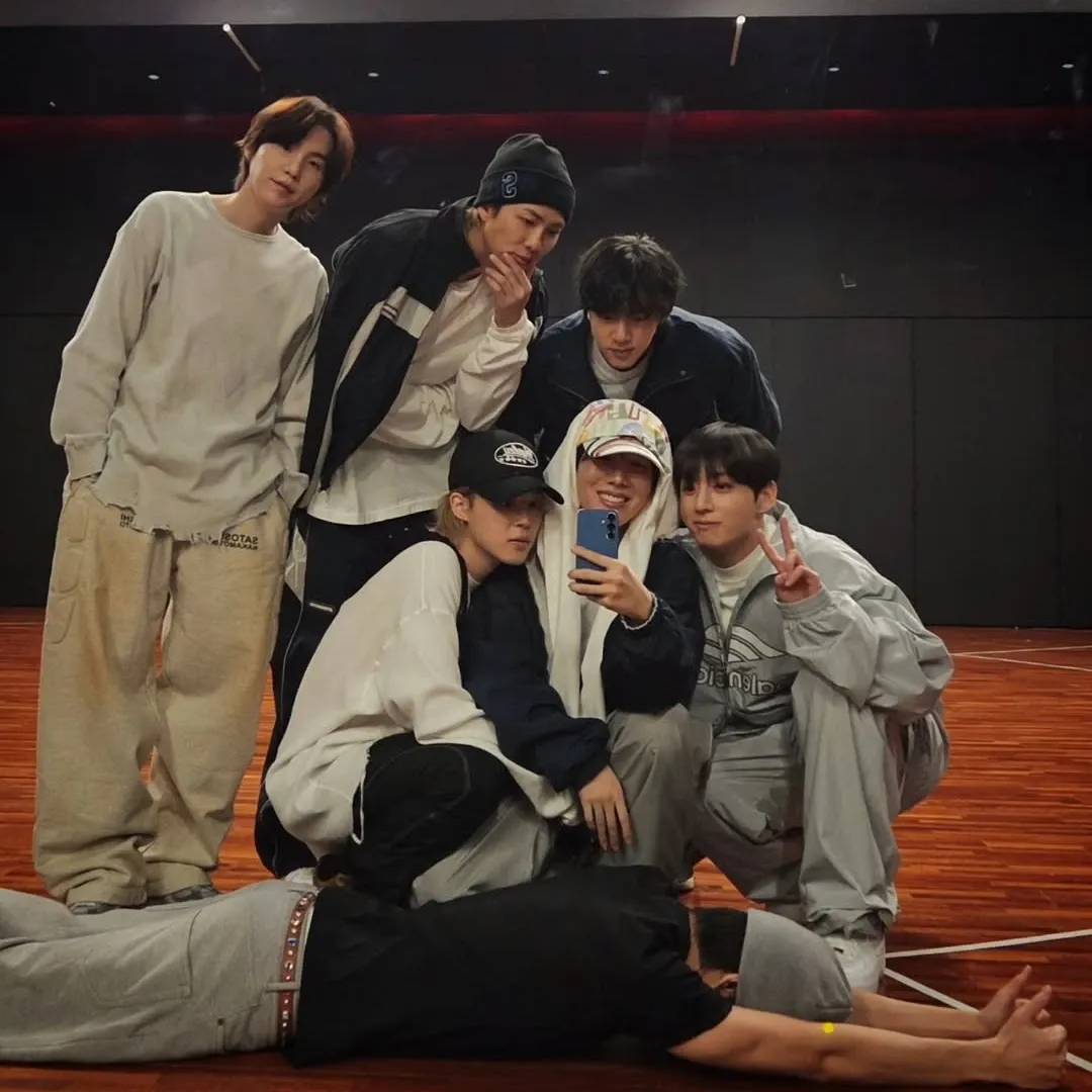 Behind-the-scenes cut of BTS