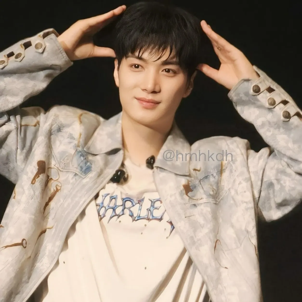 A moment captured by Kim Jonghyeon's fan