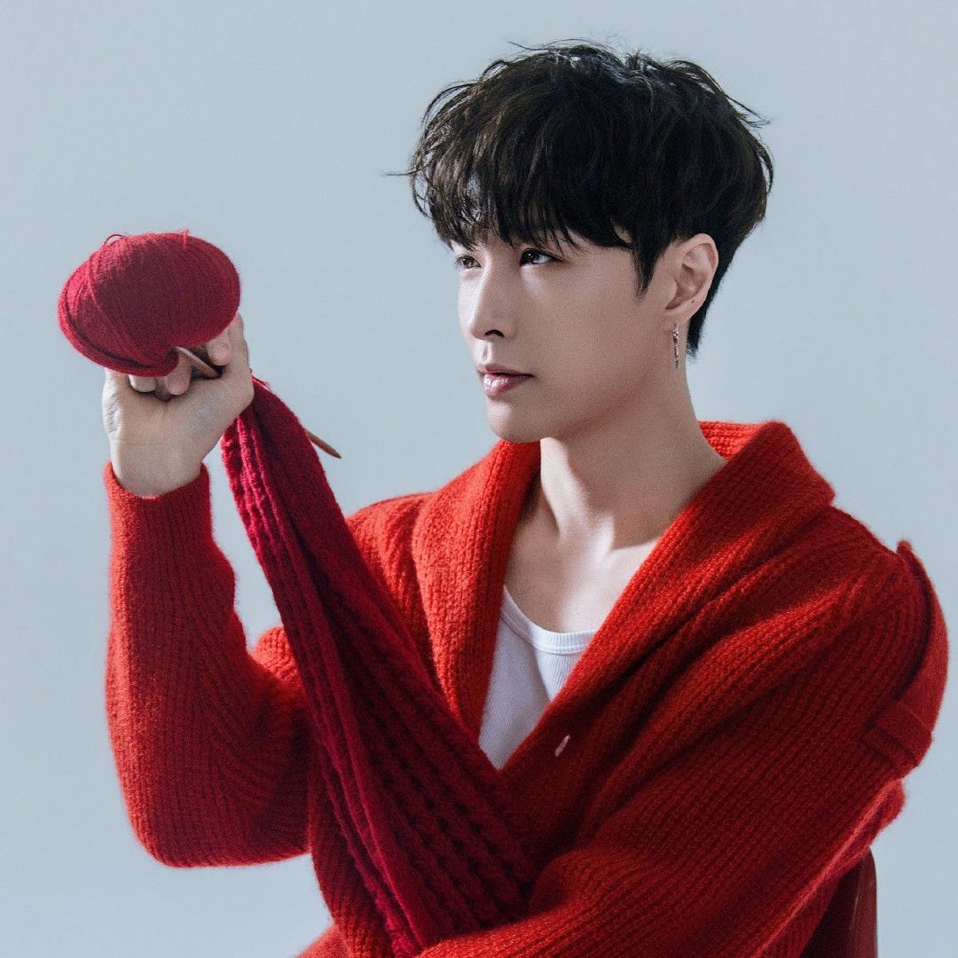 Recent activity shot of Lay (EXO)