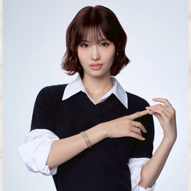 Potret di balik layar Momo (TWICE)