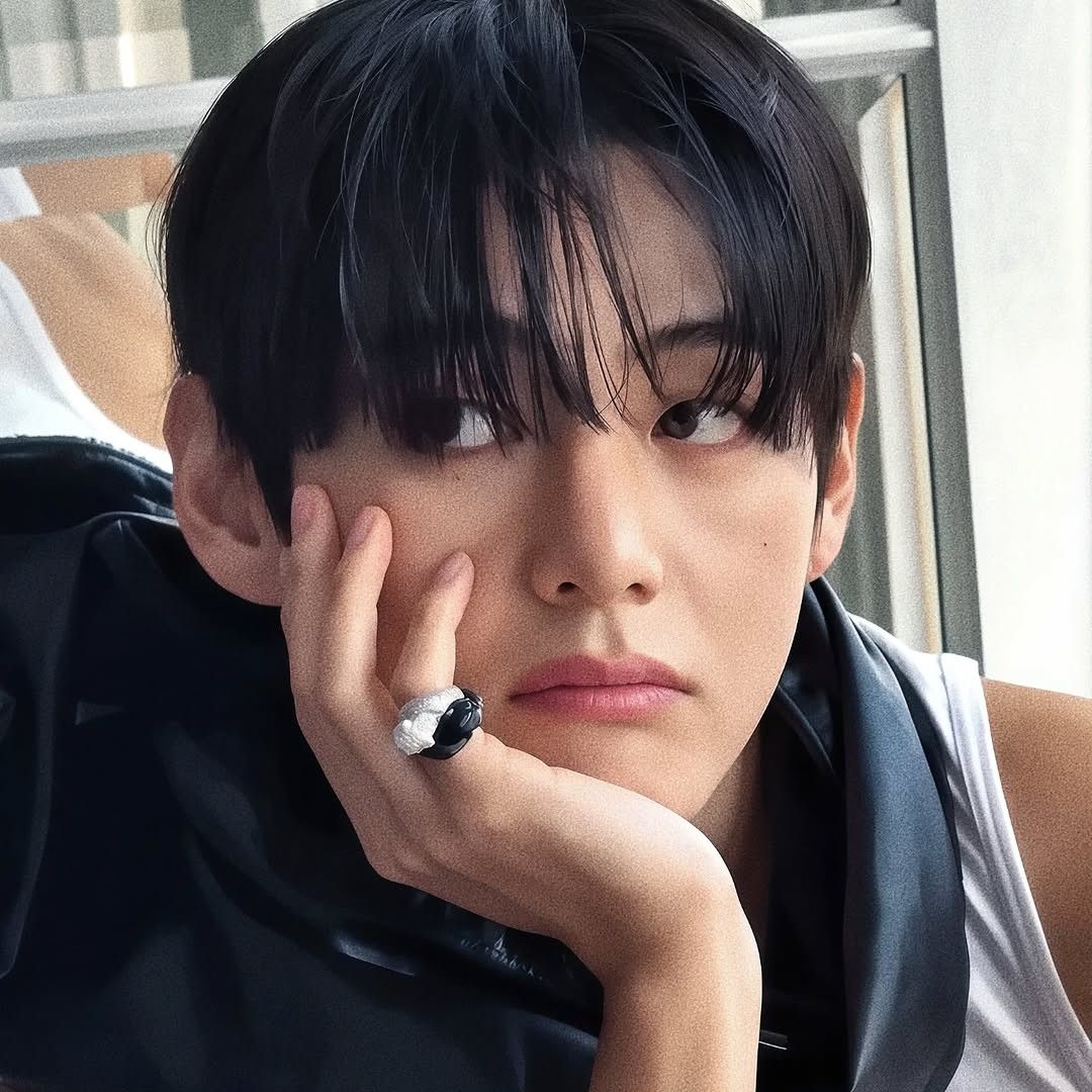 뷔 (방탄소년단)의 비하인드 컷