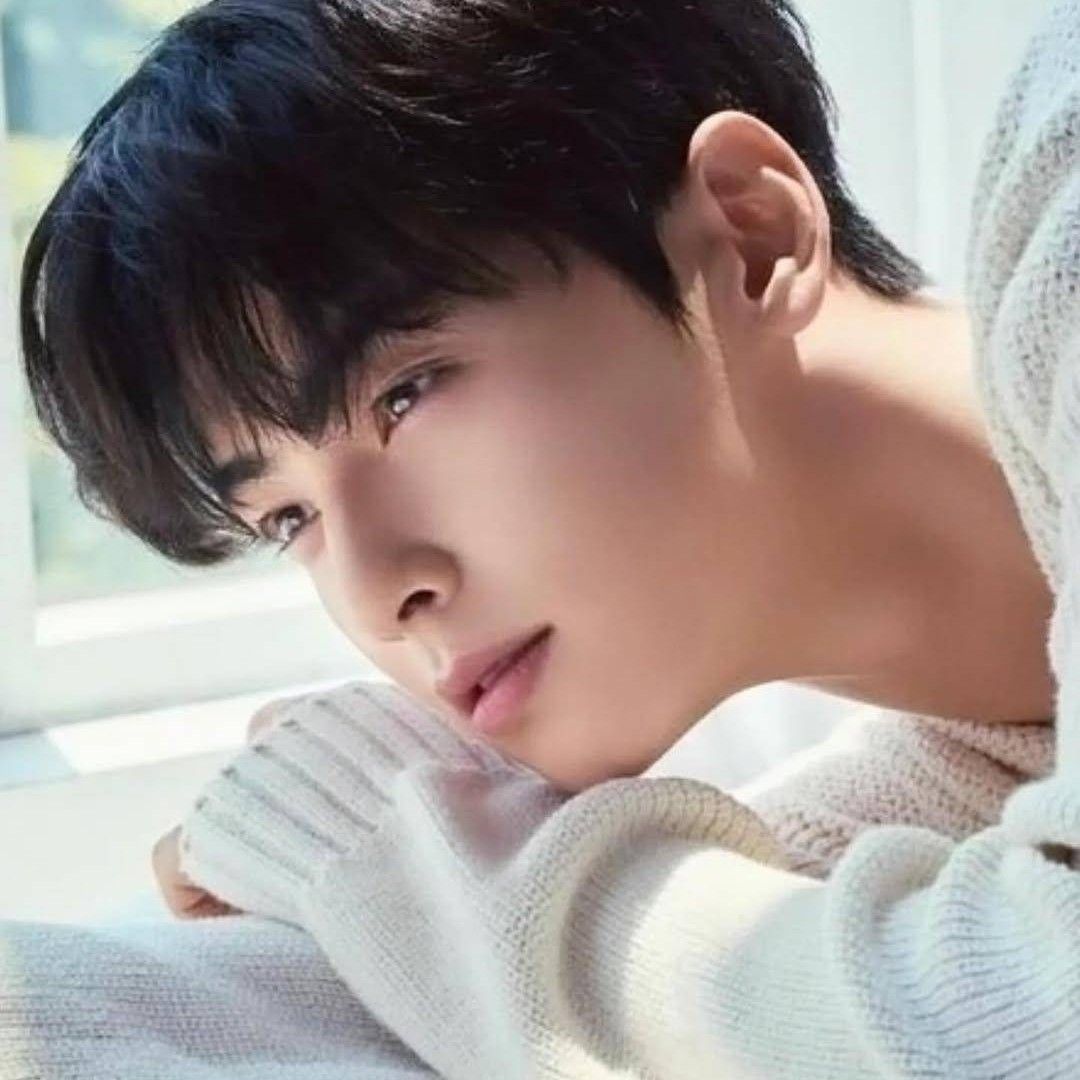 Recent activity shot of Eunwoo (ASTRO)