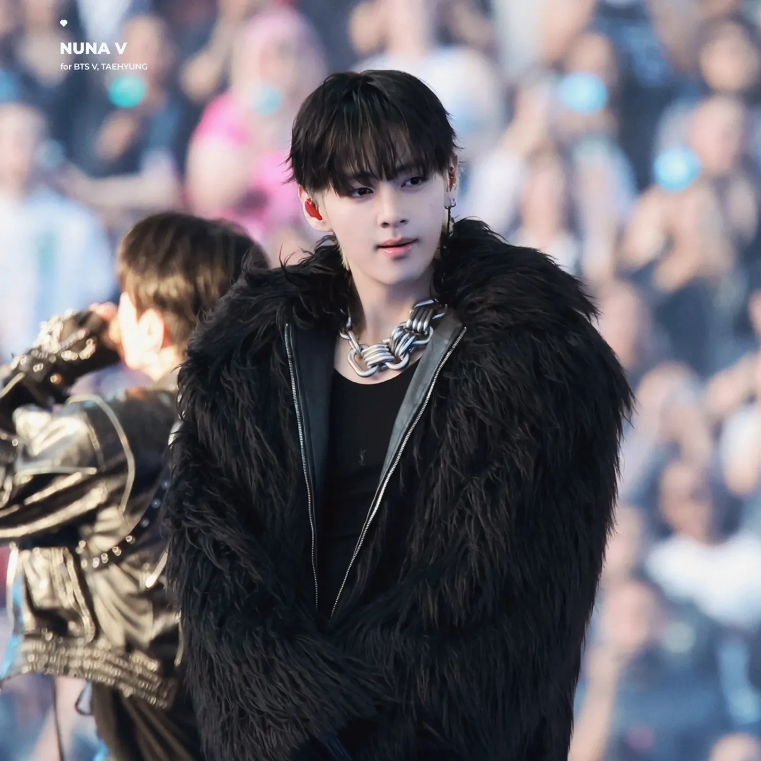 Momen yang diabadikan oleh penggemar V (BTS)
