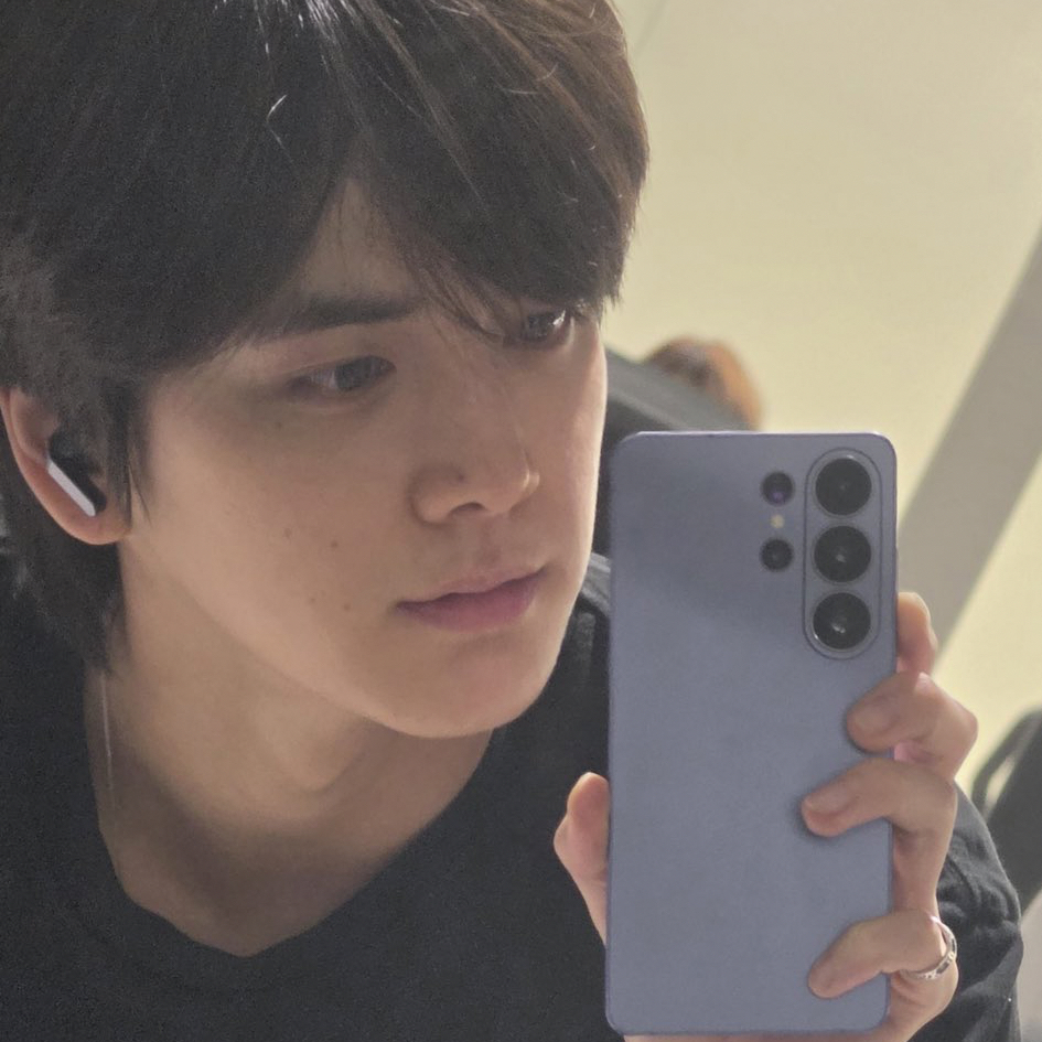 Latest photo of Younghoon (THE BOYZ)