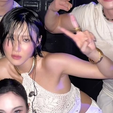 Behind-the-scenes cut of Hwasa (MAMAMOO)