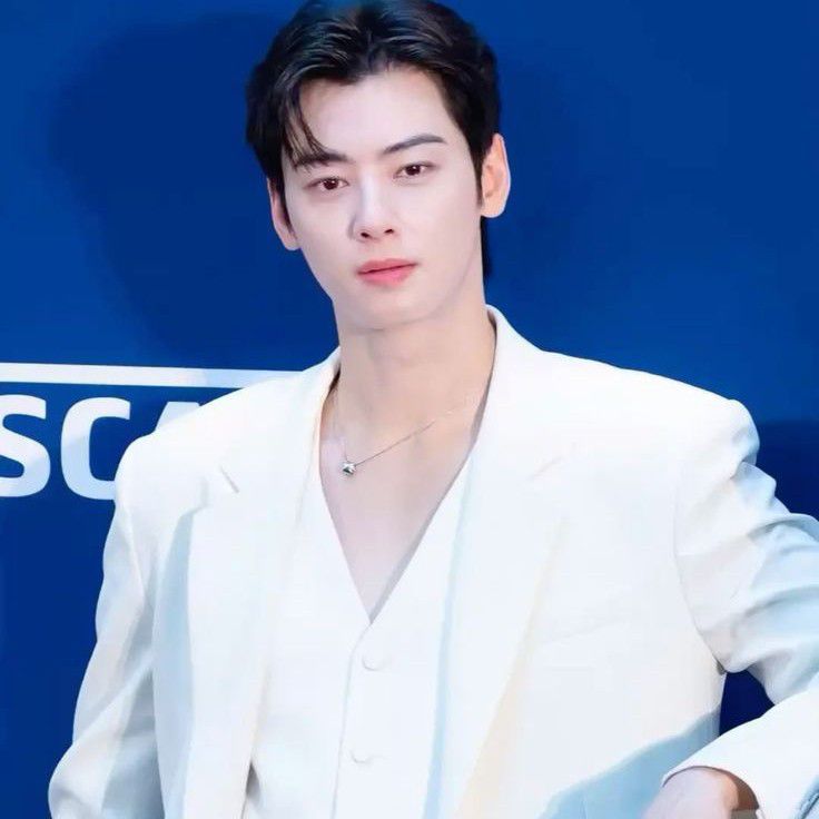 Latest photo of Eunwoo (ASTRO)