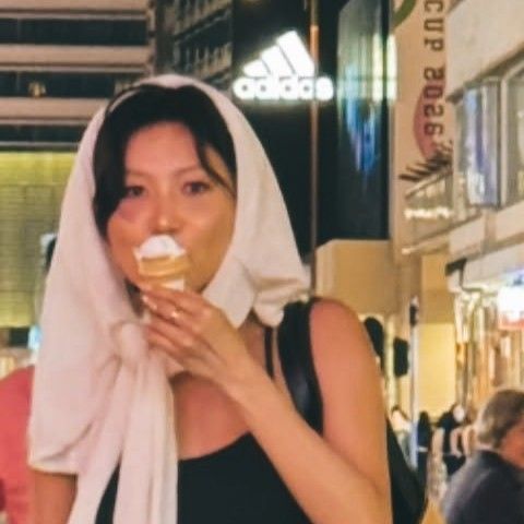 A moment captured by Hwasa (MAMAMOO)'s fan
