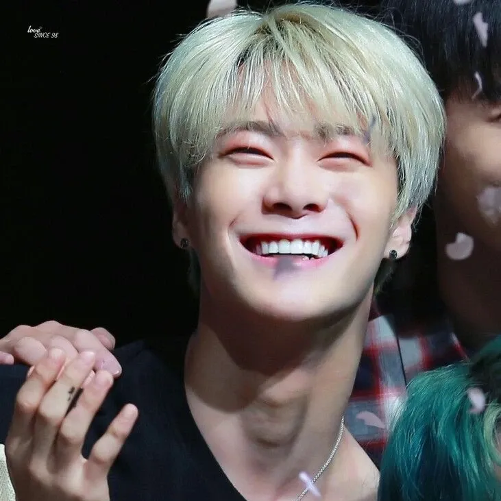 A moment captured by Moonbin (ASTRO)'s fan