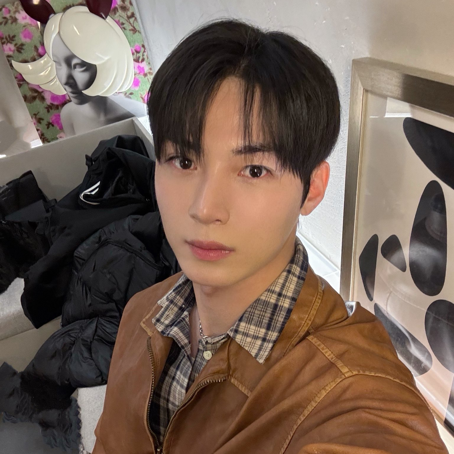 Behind-the-scenes cut of HANGYEOM (OMEGA X)