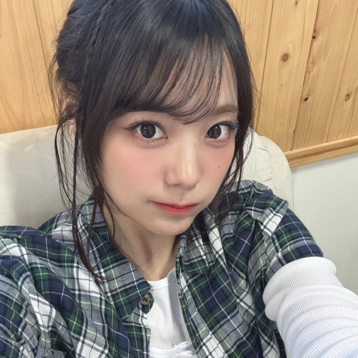 Recent activity shot of Siyeon (QWER)