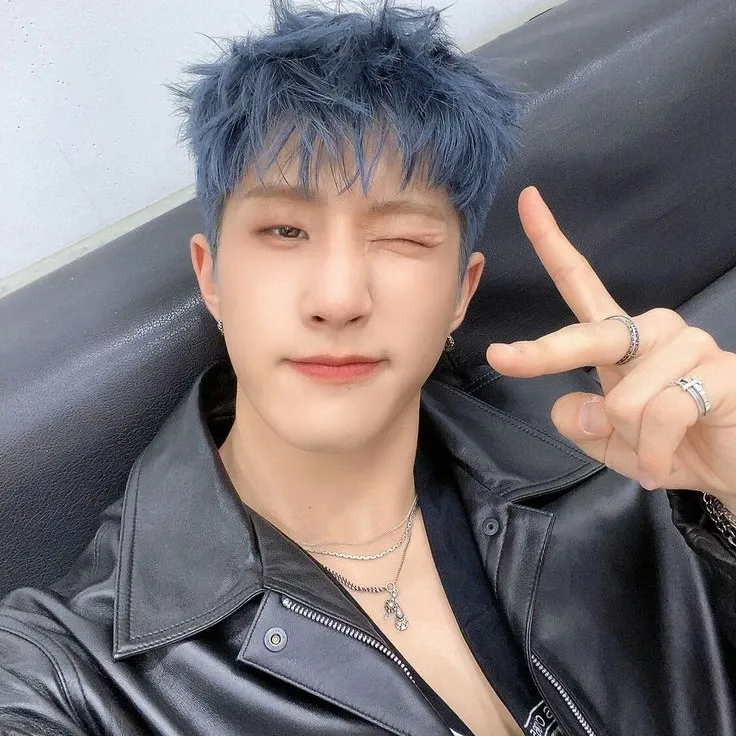 Behind-the-scenes cut of Jinjin (ASTRO)