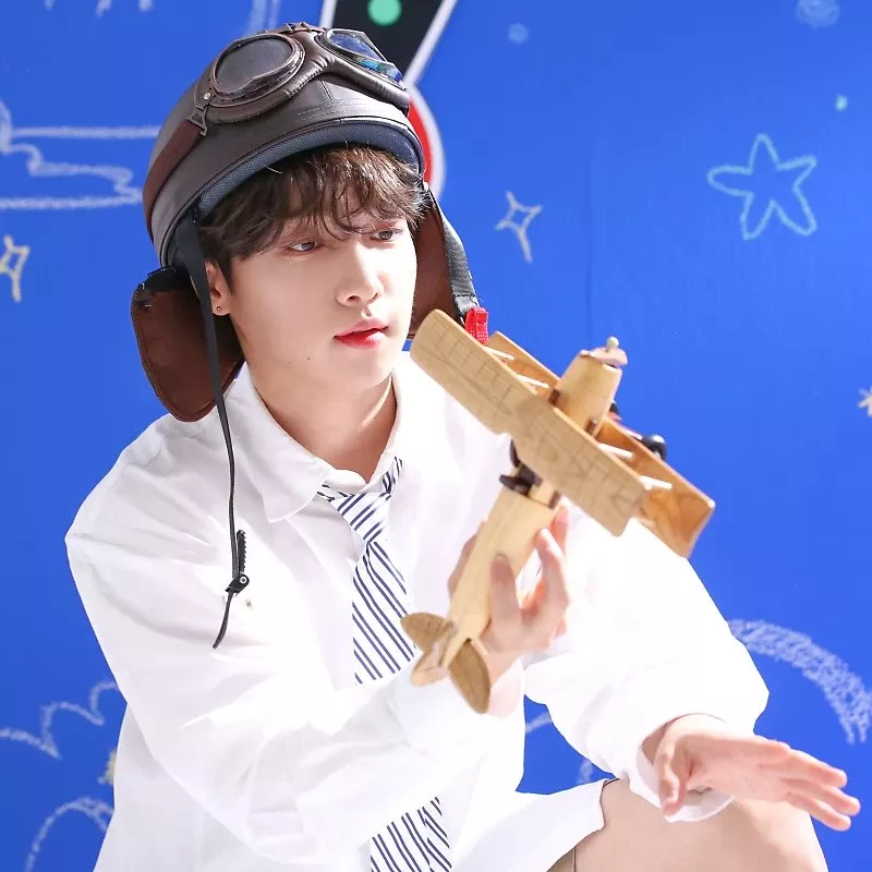 Recent activity shot of Jeong Sewoon