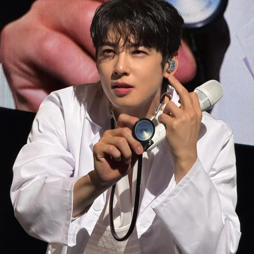 Recent activity shot of Eunwoo (ASTRO)