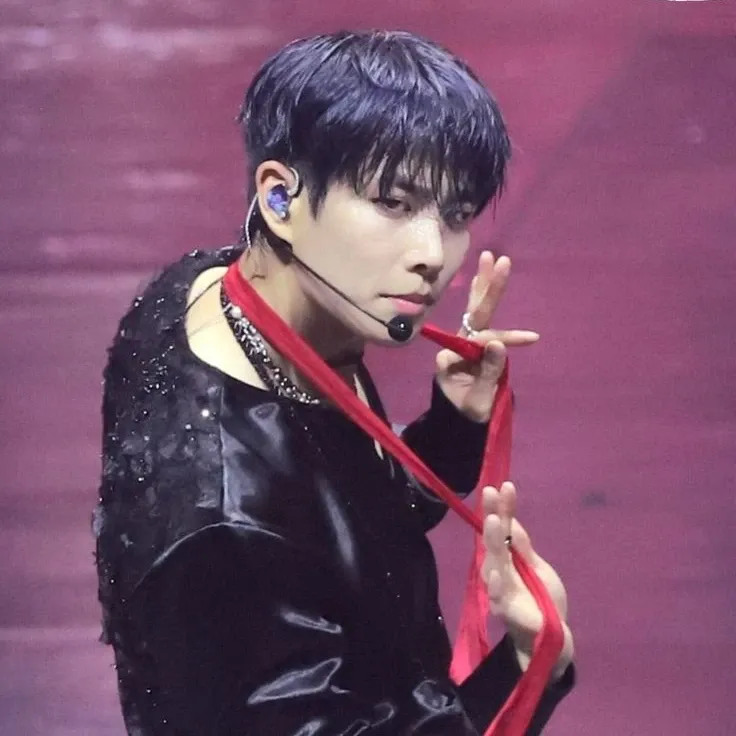 A moment captured by MJ (ASTRO)'s fan