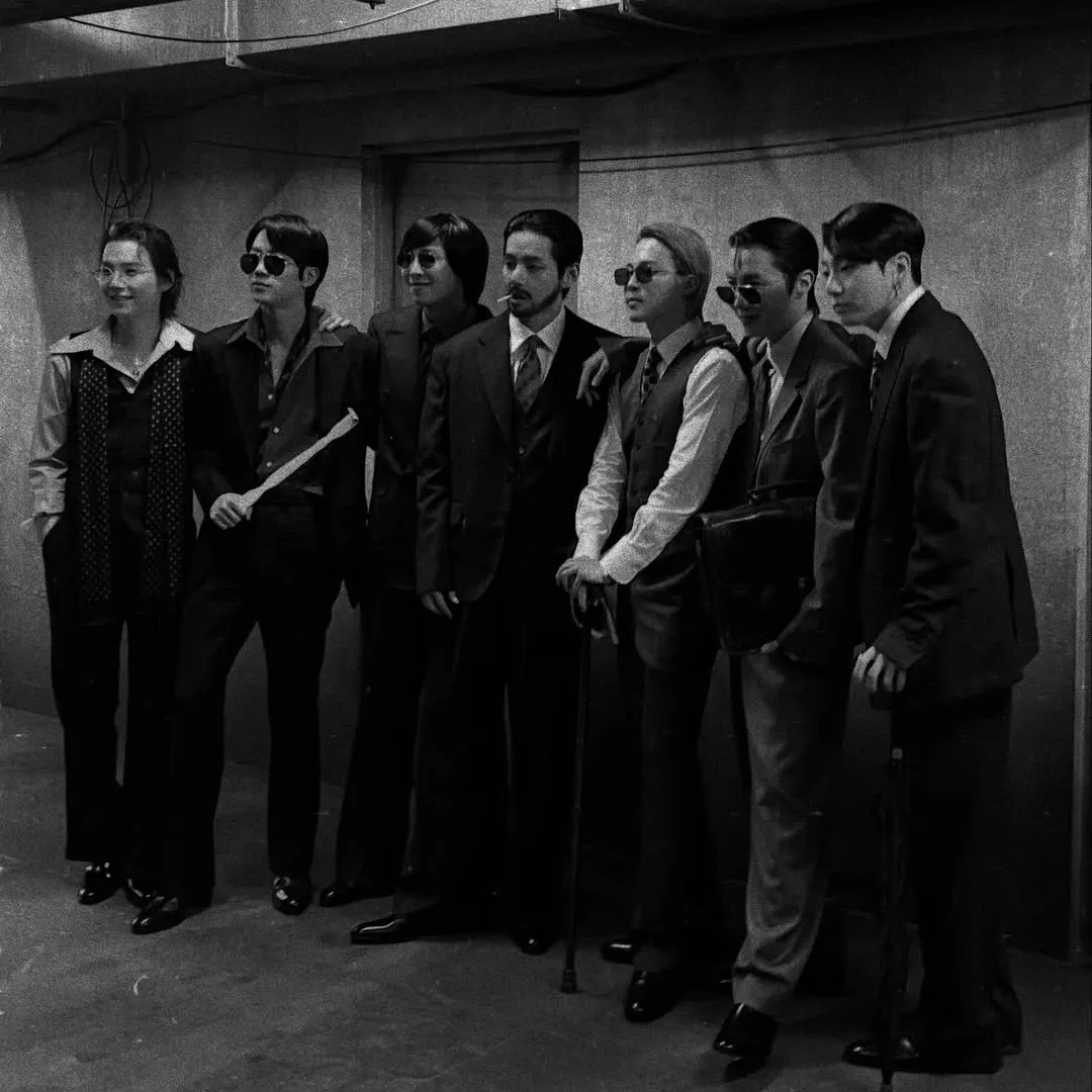 Behind-the-scenes cut of BTS