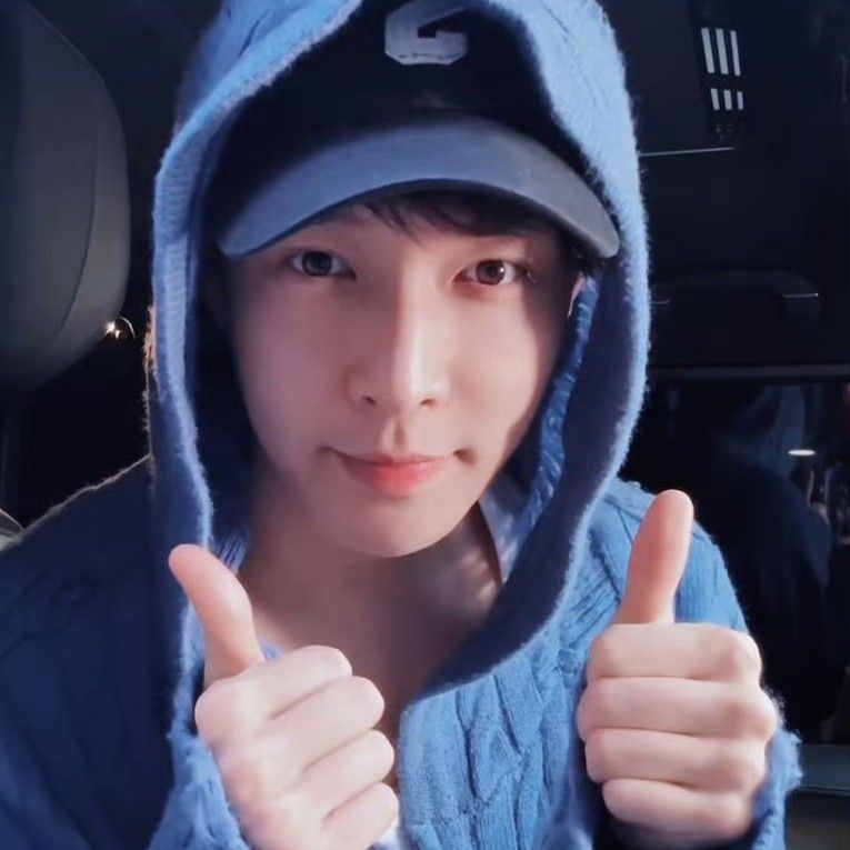 A moment captured by Lay (EXO)'s fan