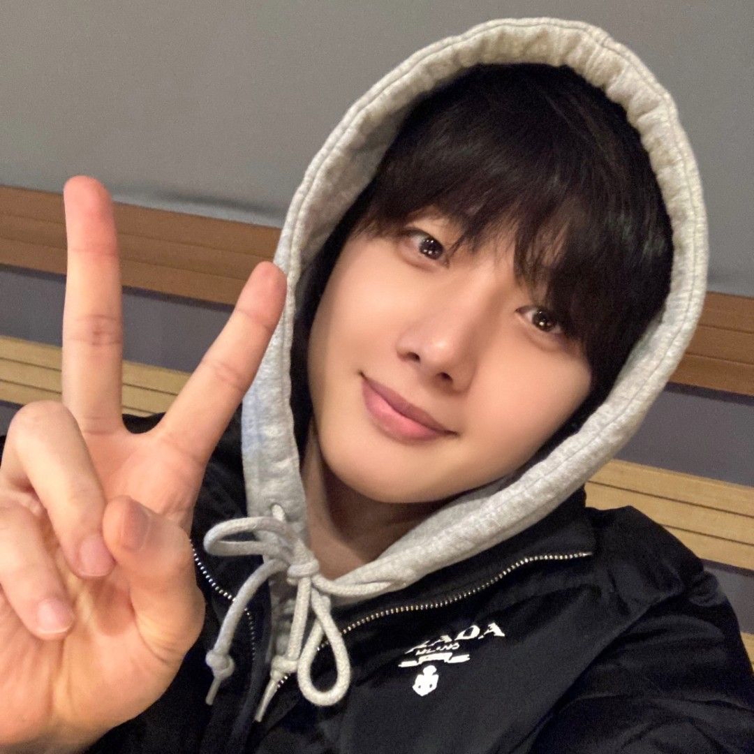 Recent activity shot of Hui (PENTAGON)