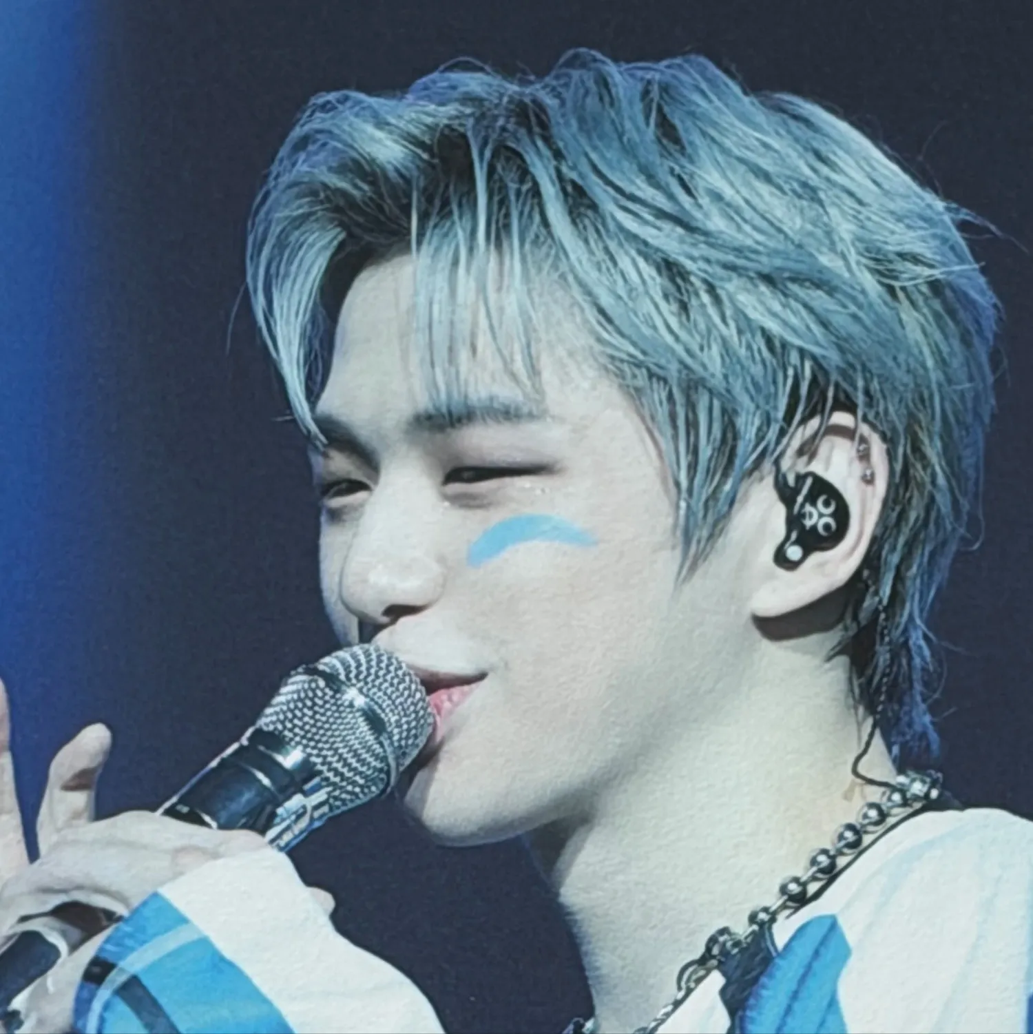 강다니엘의 비하인드 컷