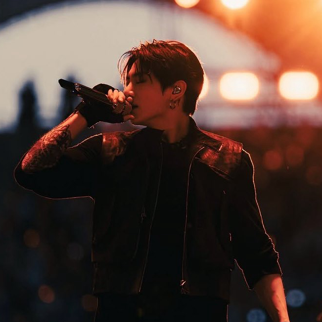 Foto aktivitas terbaru Jungkook (BTS)