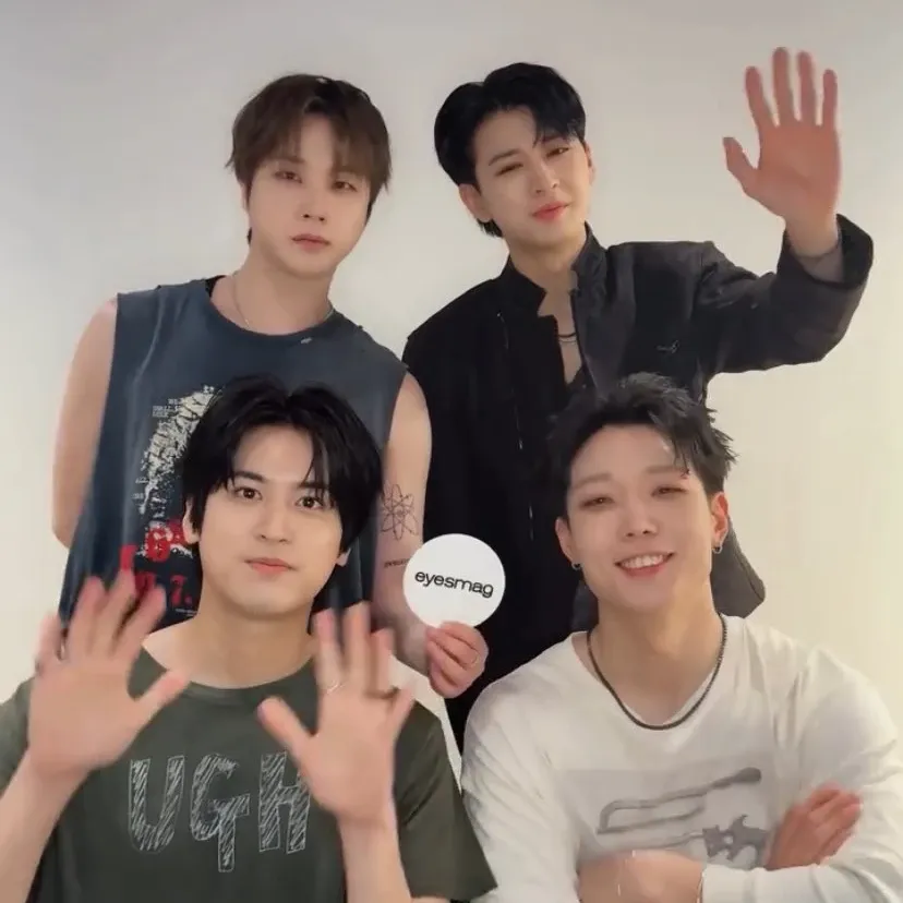 A moment captured by iKON's fan