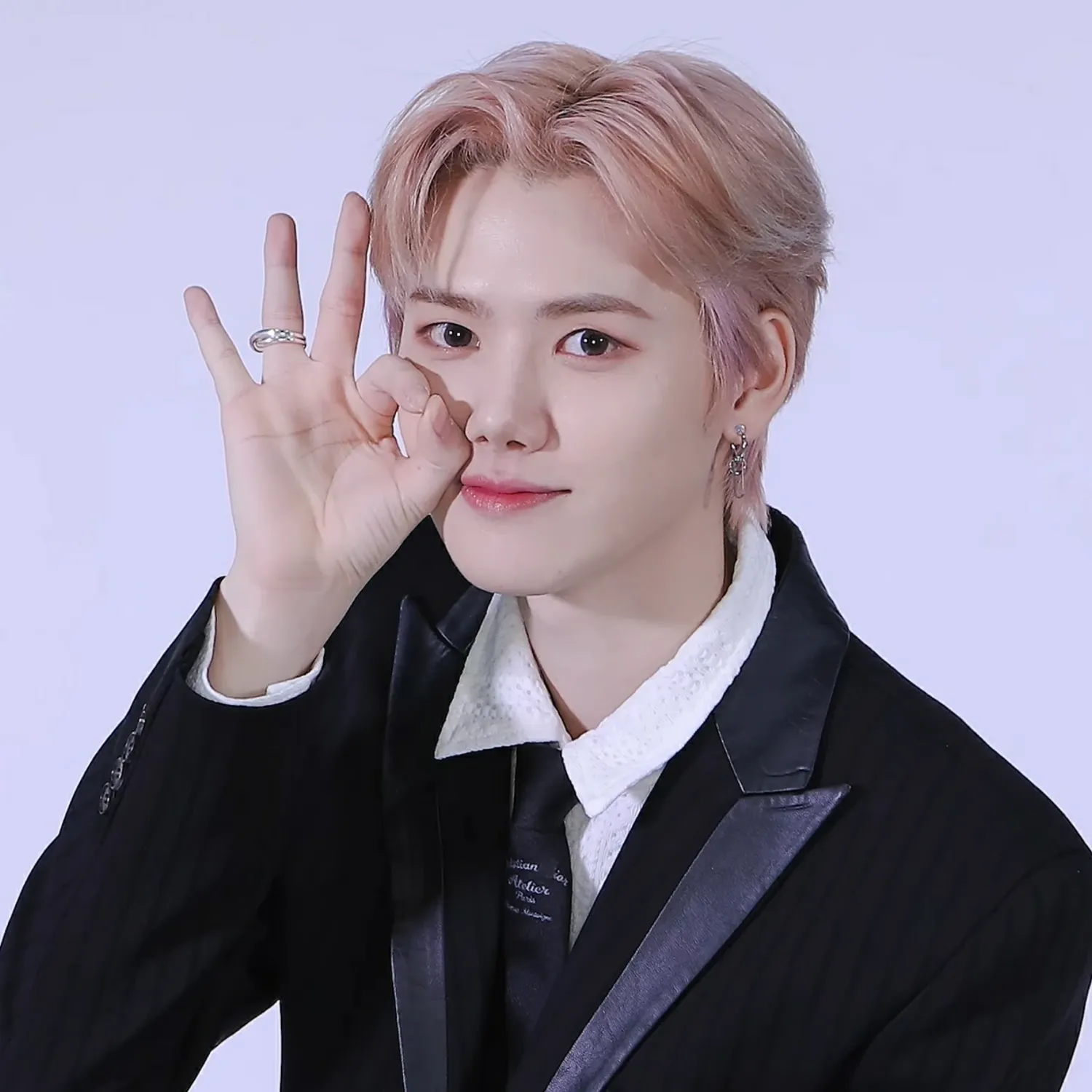 Latest photo of Minhee (CRAVITY)