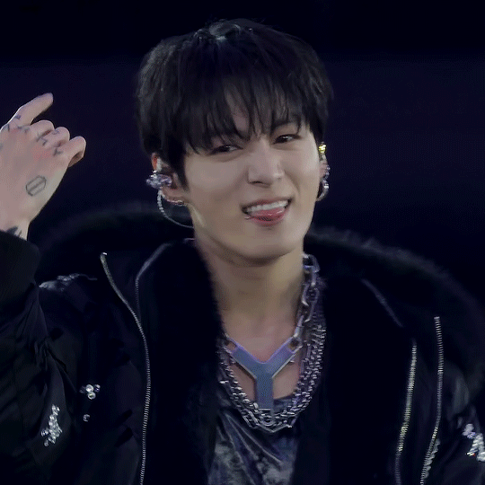 Foto aktivitas terbaru Jungkook (BTS)