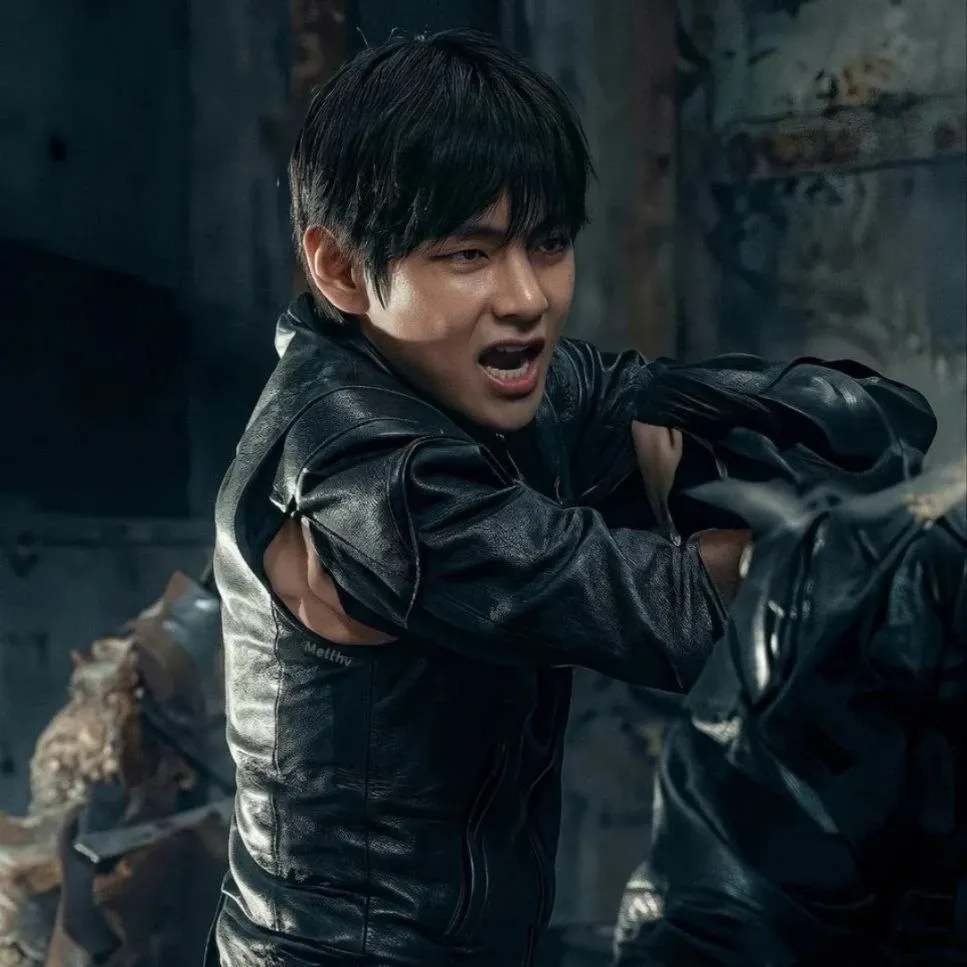 뷔 (방탄소년단)의 최신 사진