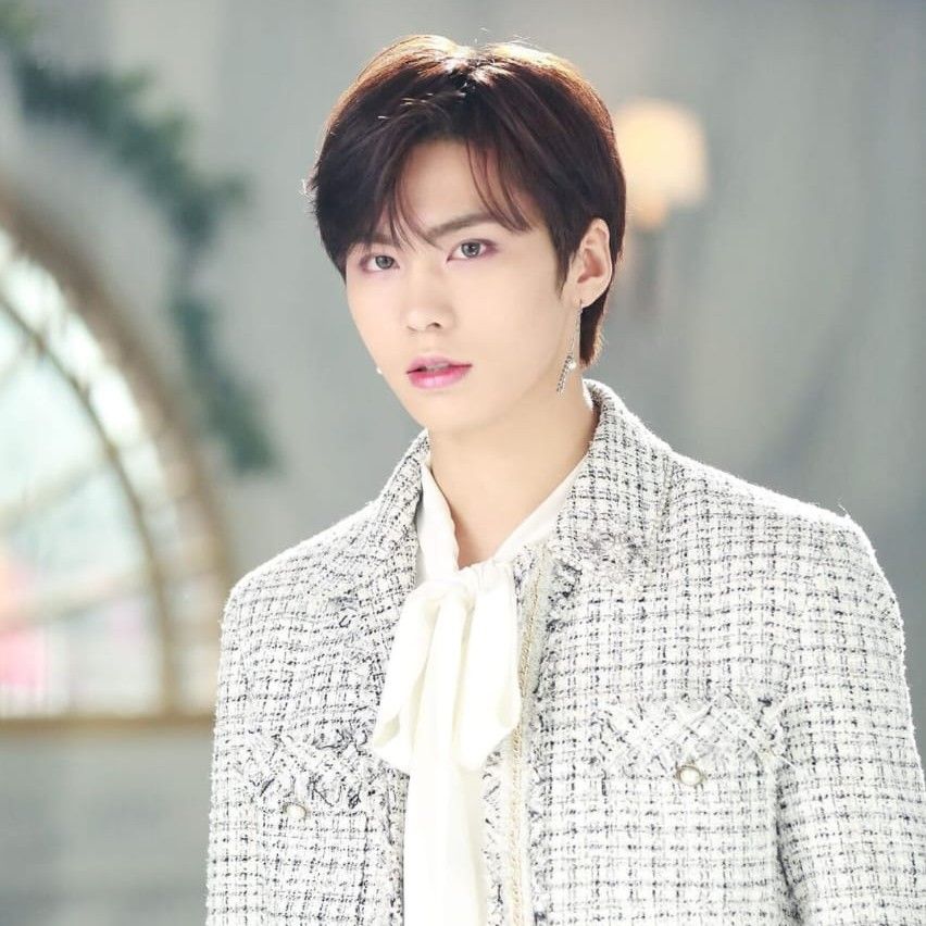 A moment captured by Rocky's fan