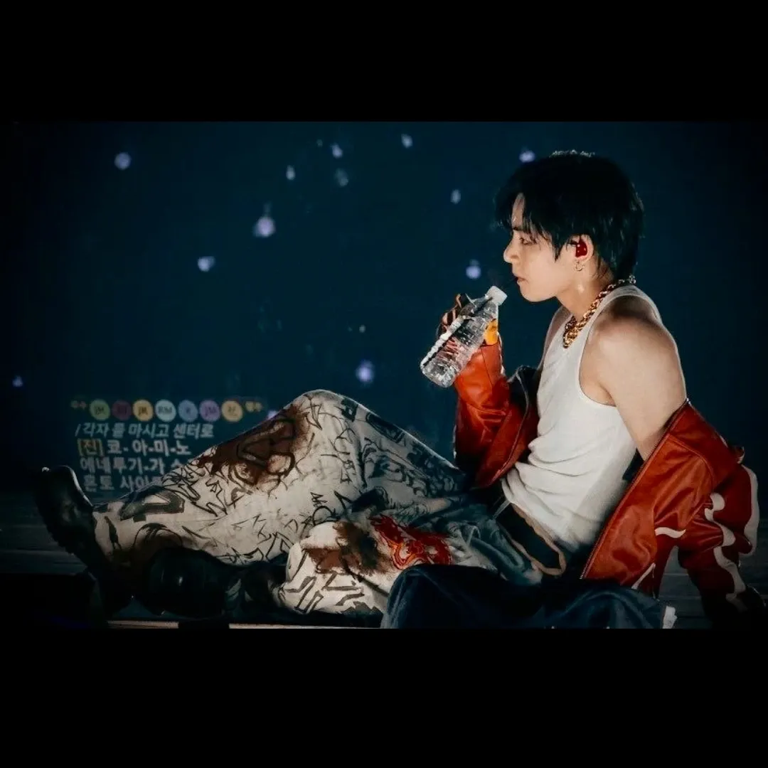 A moment captured by V (BTS)'s fan