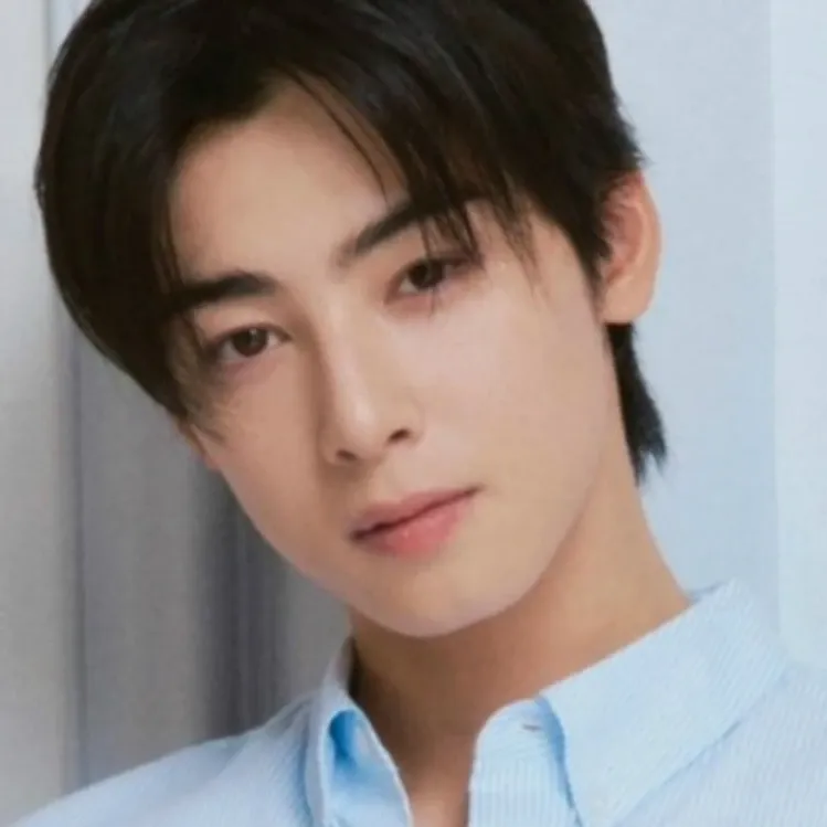 Latest photo of Eunwoo (ASTRO)