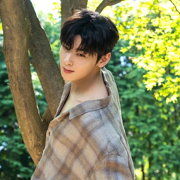 Behind-the-scenes cut of Eunwoo (ASTRO)