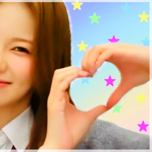 Latest photo of Mayuka (NiziU)