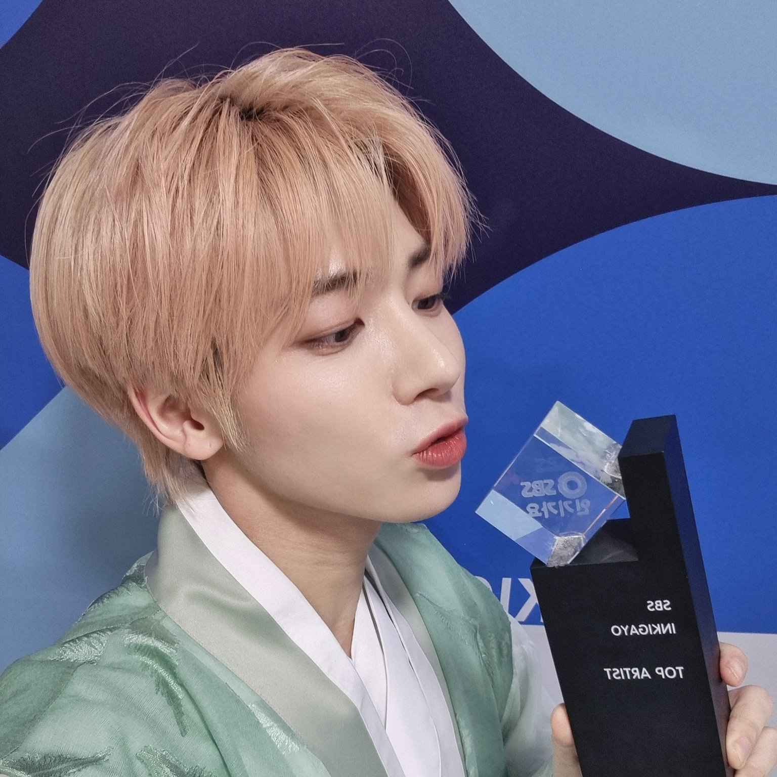 태현 (투모로우바이투게더)의 비하인드 컷