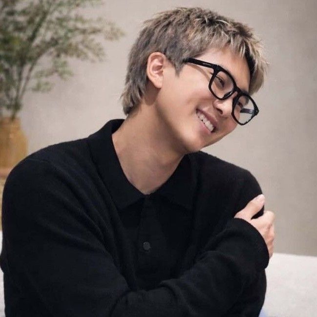 RM (방탄소년단)의 최신 사진