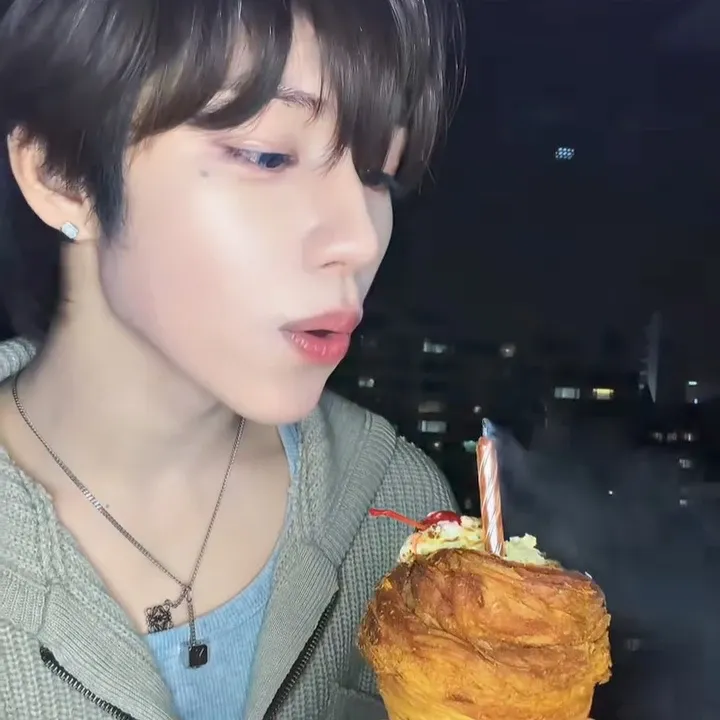 Recent activity shot of JL (AHOF)