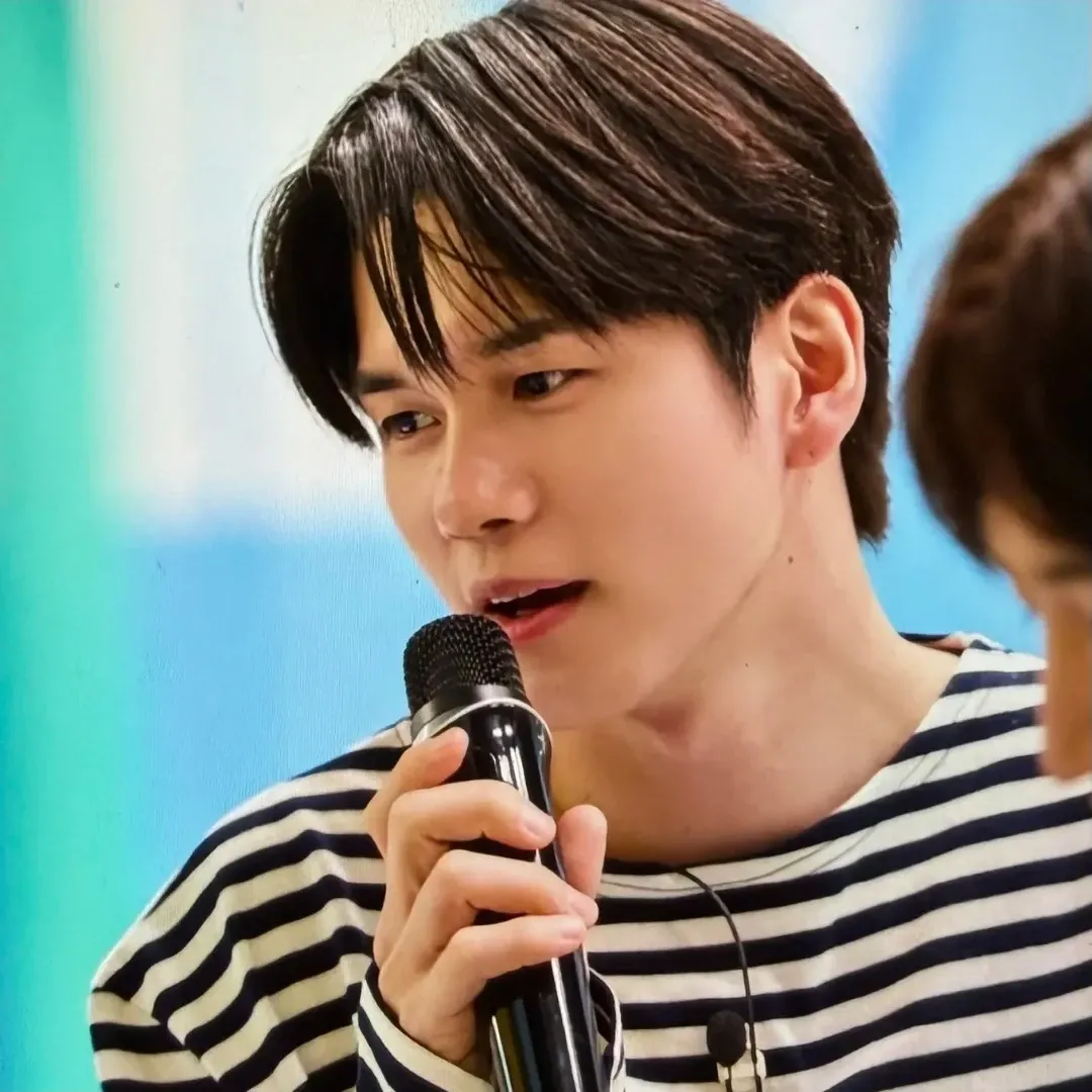 A moment captured by Ong Seongwu's fan