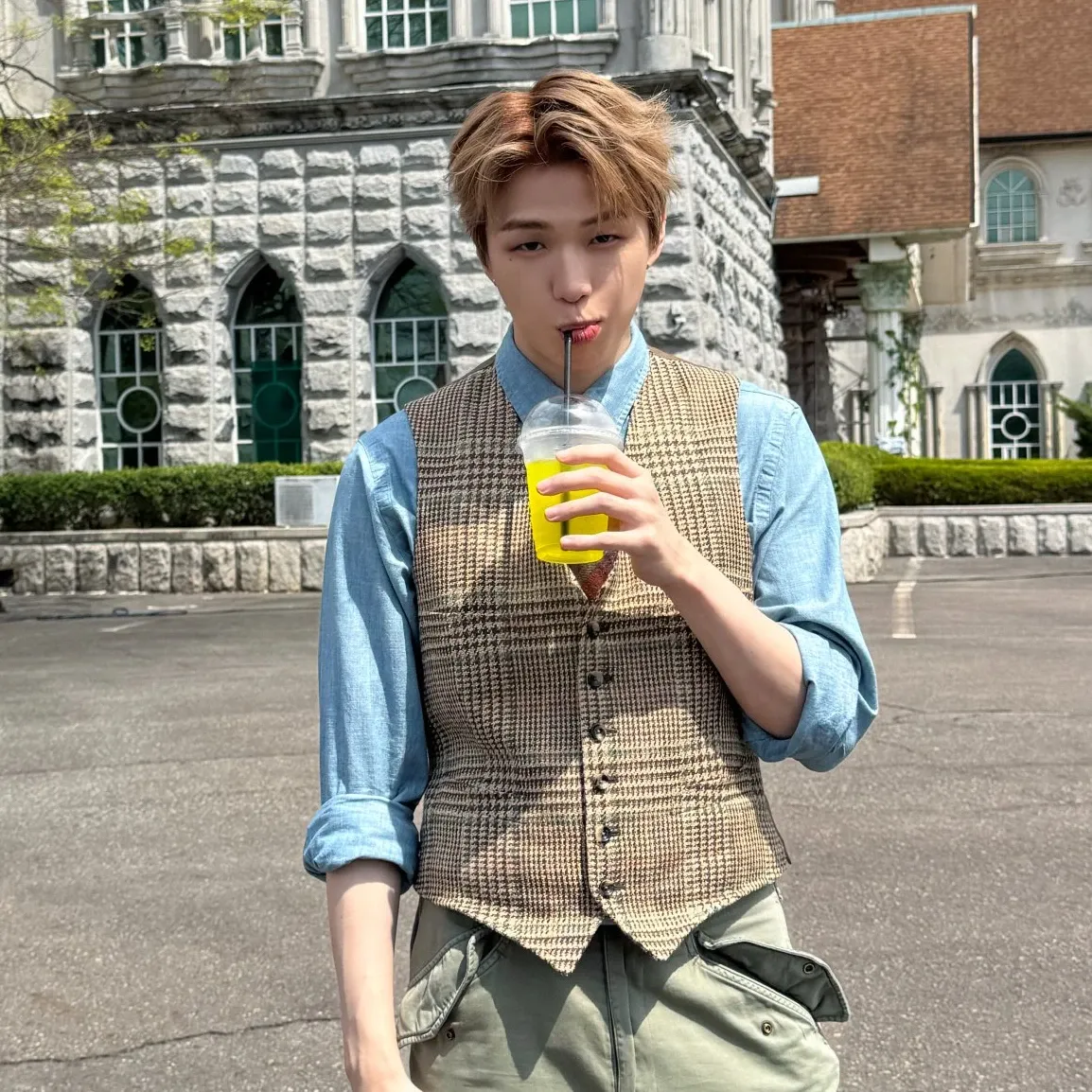 Foto aktivitas terbaru Kang Daniel