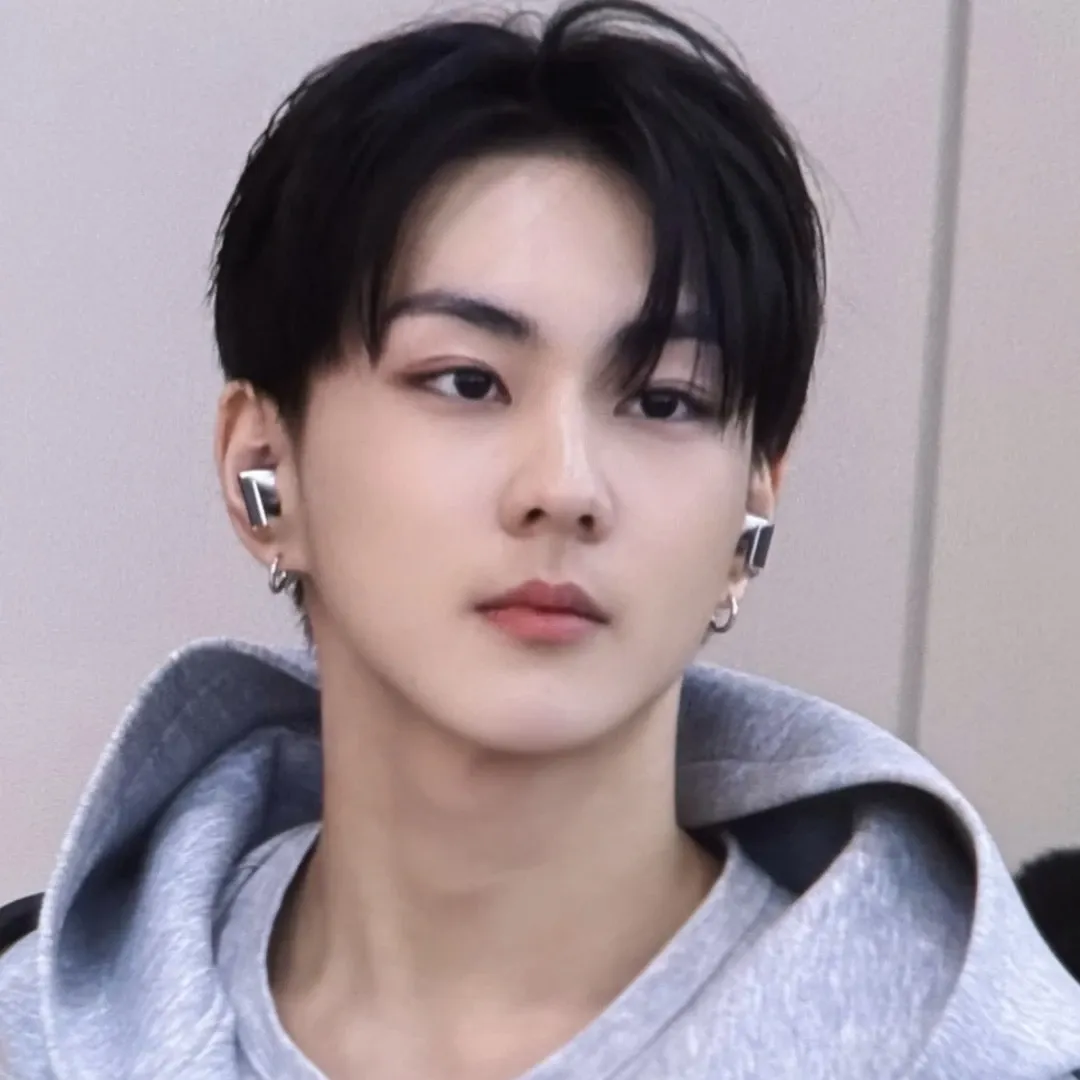 A moment captured by Jungwon (ENHYPEN)'s fan