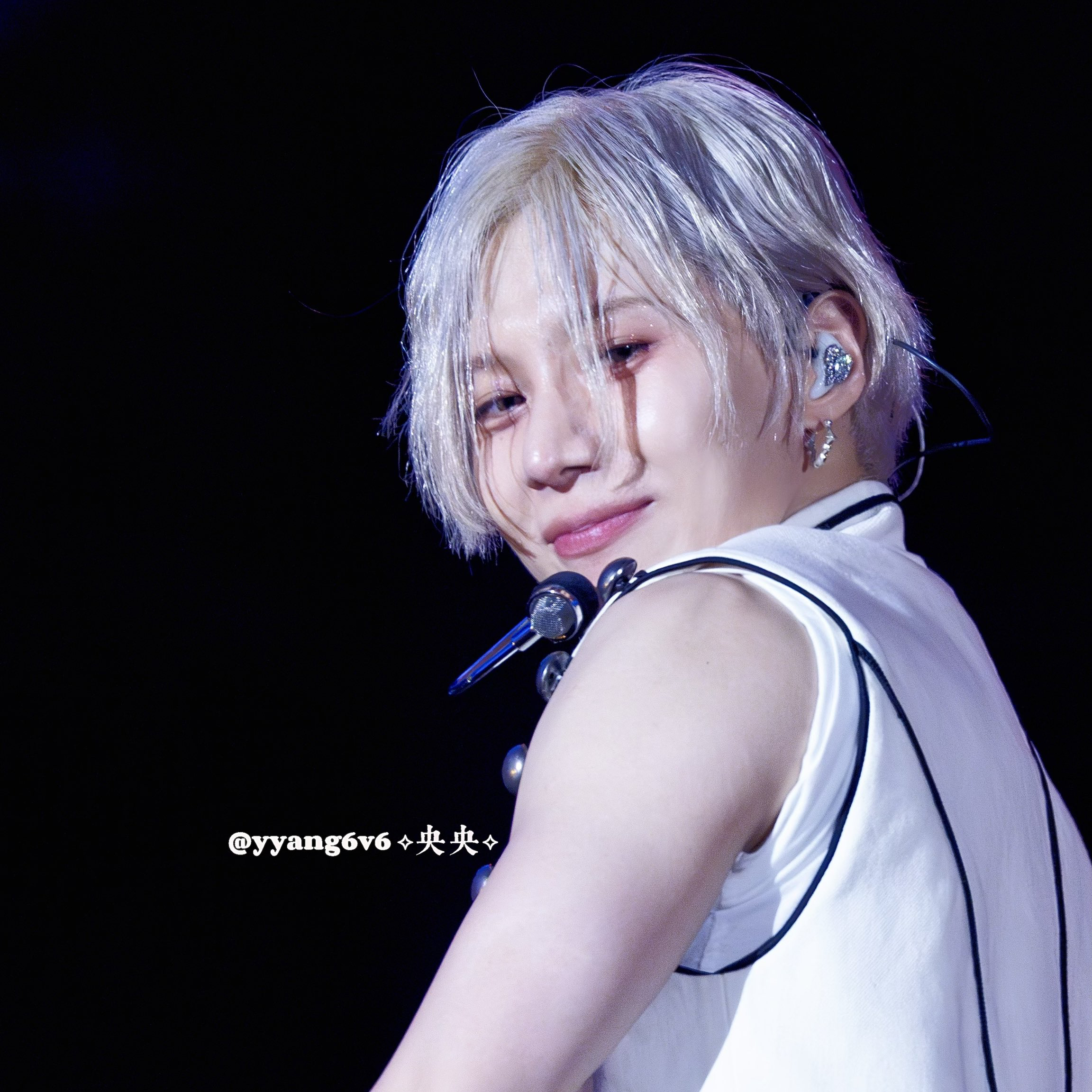 A moment captured by Taemin (SHINee)'s fan